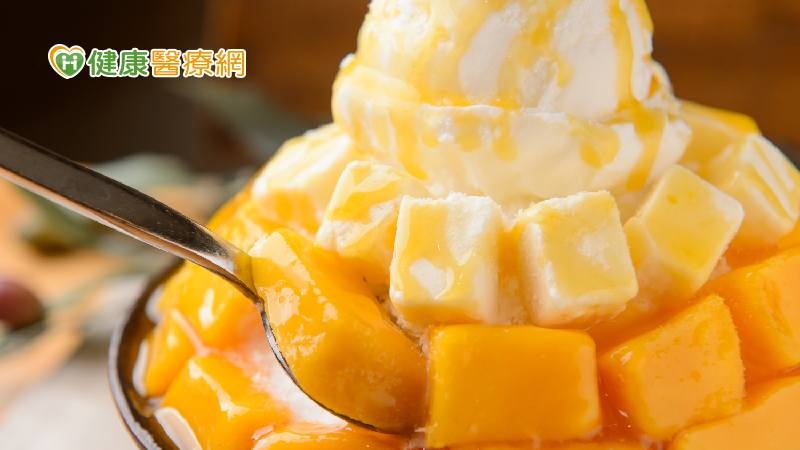 夏天吃冰不發胖掌握5大原則！剉冰基底、醬料、配料怎麼選？營養師告訴你
