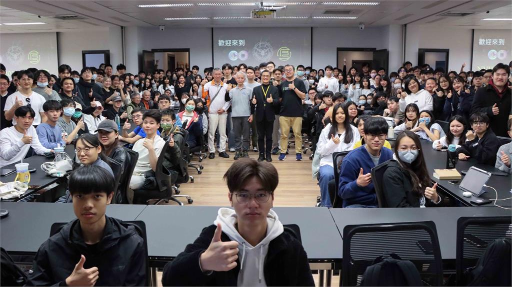 【淡江傳真】NVIDIA邀淡江大學全國首辦　Watch Party 滿滿學生與家長探索AI