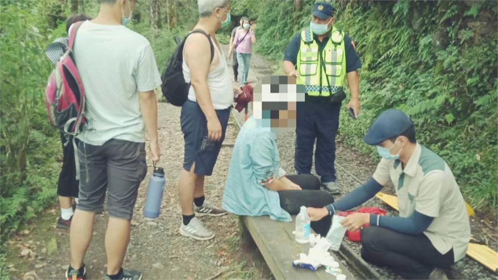 驚險!太平山見晴懷古步道拍照 婦人不慎跌落鐵軌受傷