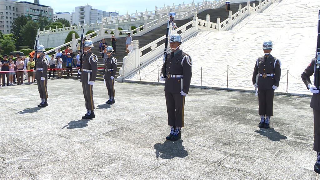 快新聞／三軍儀隊撤出中正紀念堂體　文化部長：1小步竟花了44年