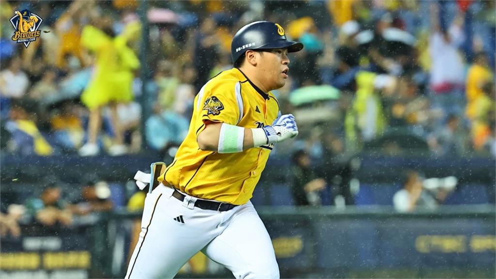 中職(影)/曾頌恩本季首轟終於出爐!因為換背號全壘打減產?本人「這麼說」
