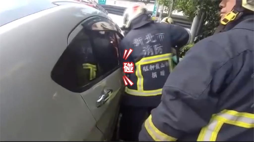 分秒必爭搶救車內一歲女童！焦急爸媽感謝員警神助