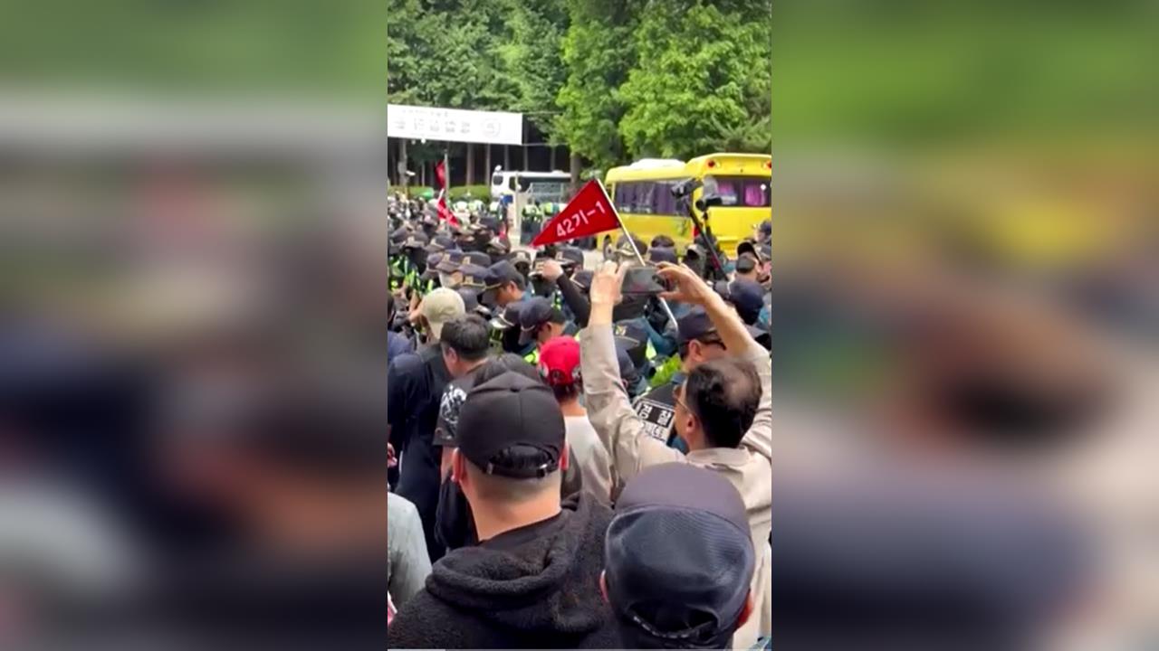 南韓地方選舉選票不足爭議延燒 民眾包圍奧林匹克公園計票中心