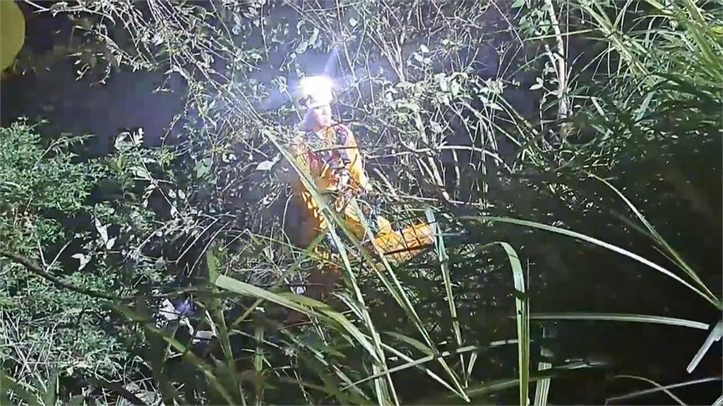 驚悚翻車驚魂！　夫妻登大雪山車輛墜谷受凍5hrs獲救