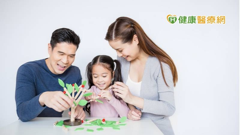 暑假宅在家衝突不斷？這樣做增進親子關係