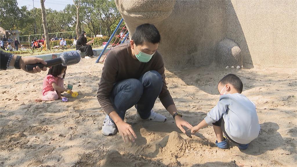 揮別濕冷　太陽出來了！連假首日好天氣湧出遊人潮