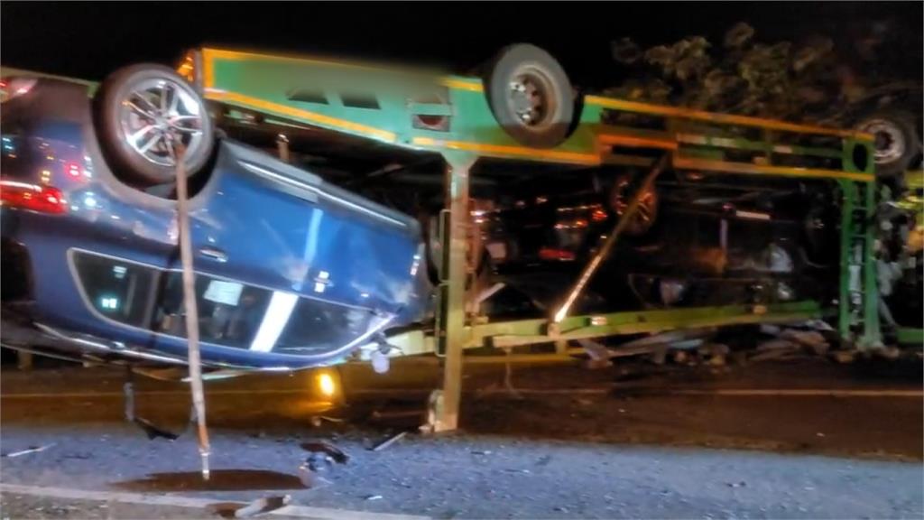 國3聯結車與轎車擦撞 駕駛無呼吸心跳