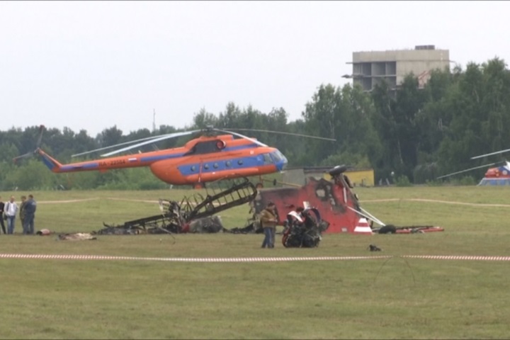 嚇瘋！航空秀飛機直接掉下來 民眾錄影全程直擊