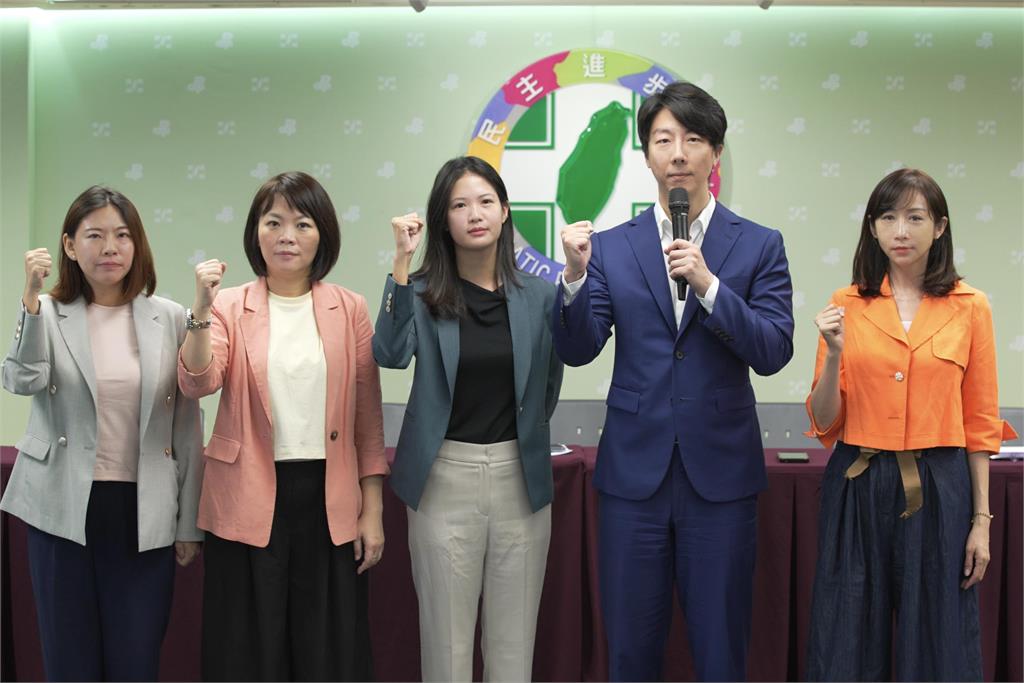 快新聞／李四川、蔣萬安「護藍委反罷免」　綠營控訴：大鯨魚霸凌打壓公民