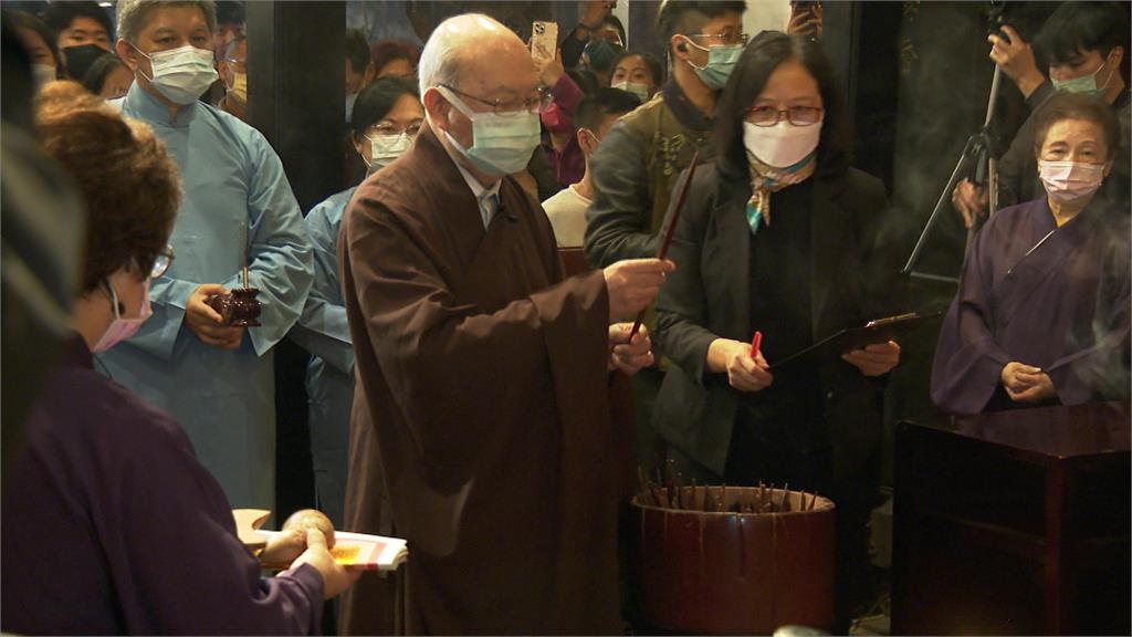 台北保安宮抽出兔年國運籤　解籤「待風浪平息後會平順」