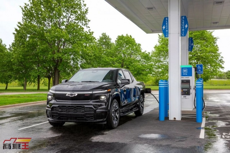 最大續航里程再提升　2025 Chevrolet Silverado EV 登場