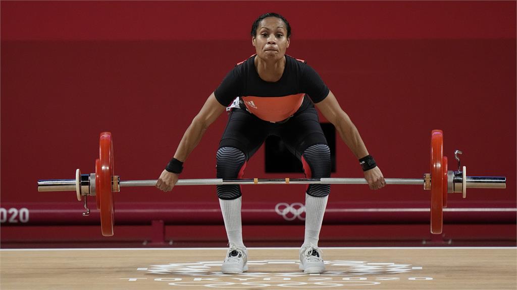 37歲巴紐掌旗官圖阿史「5度參加」女子舉重！成奧運史上第1人