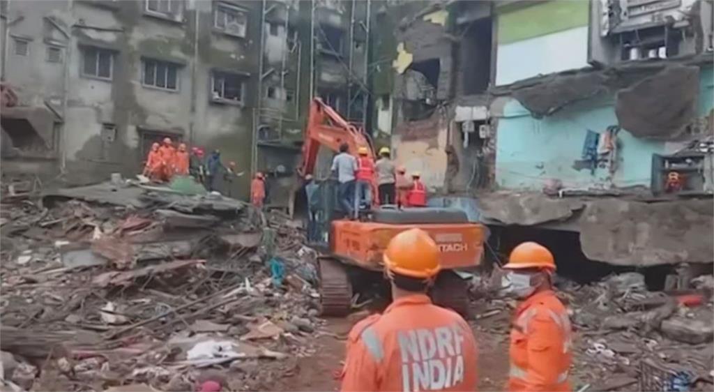 印度倒塌公寓死亡攀升 當局疏散附近居民