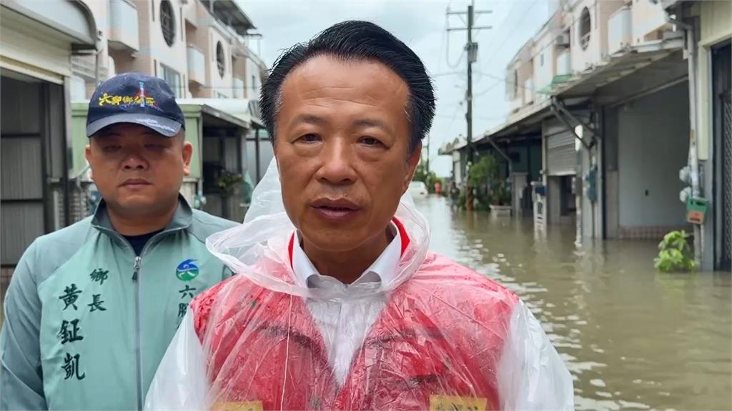 快新聞／嘉義縣雨彈夜襲！民眾怨出門才宣布停班課　翁章梁回應了