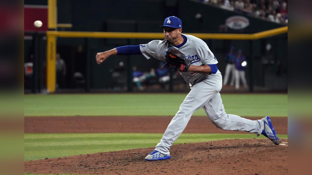 MLB／道奇22億守護神狄亞茲整季報銷？MRI結果出爐總教練羅伯斯「這樣說」