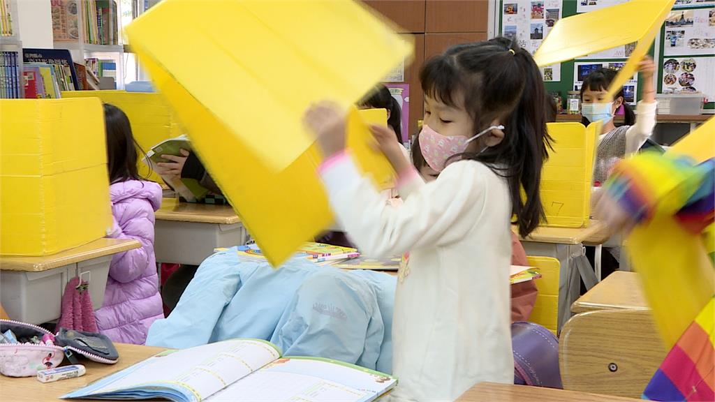 校園口罩令今解封 「輕症免隔離」有望3月底上路
