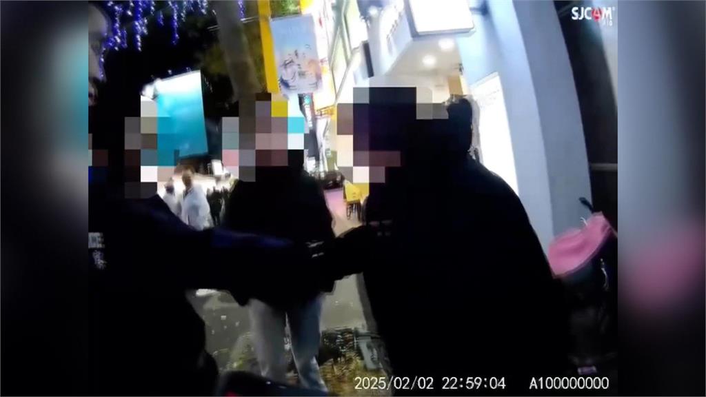 有影／殺價遭拒大鬧服飾店　女子辱警還動手推遭壓制上銬