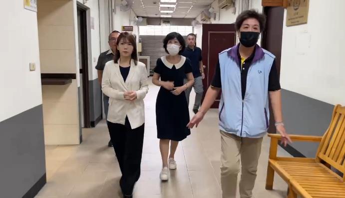 快新聞／陳佩琪來了！今早赴高雄殯儀館弔唁彭振聲妻　陳智菡陪同隨行