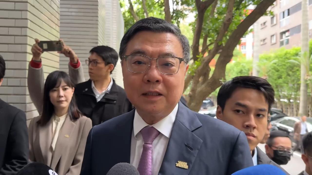 上車太晚？政院版財劃法挹注地方1.2兆　黃國昌以火車比喻開嗆「這樣說」