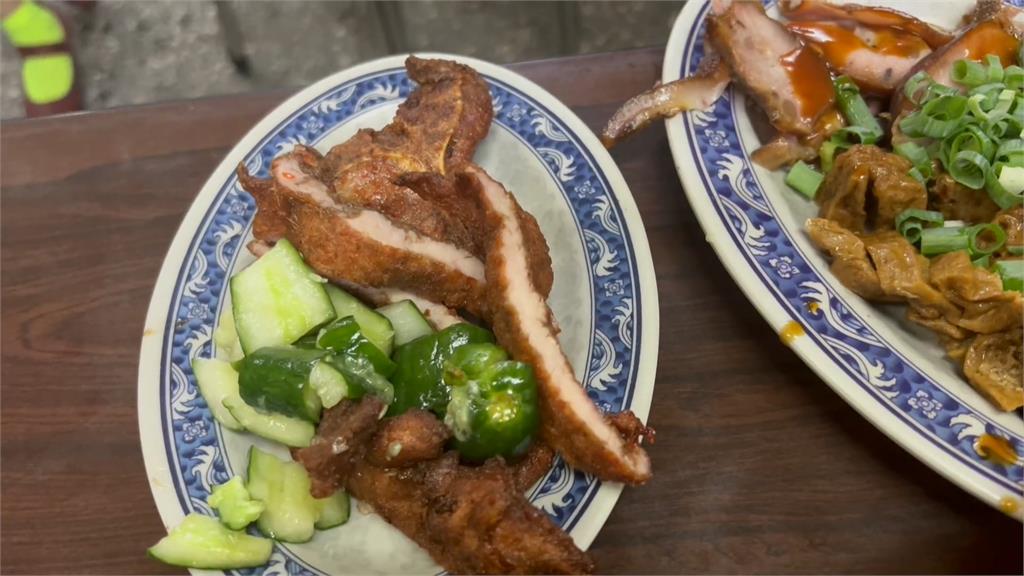 台灣趴趴走／台北城中市場牛肉麵　一碗價兩種口味「原味、麻辣」雙重享受！