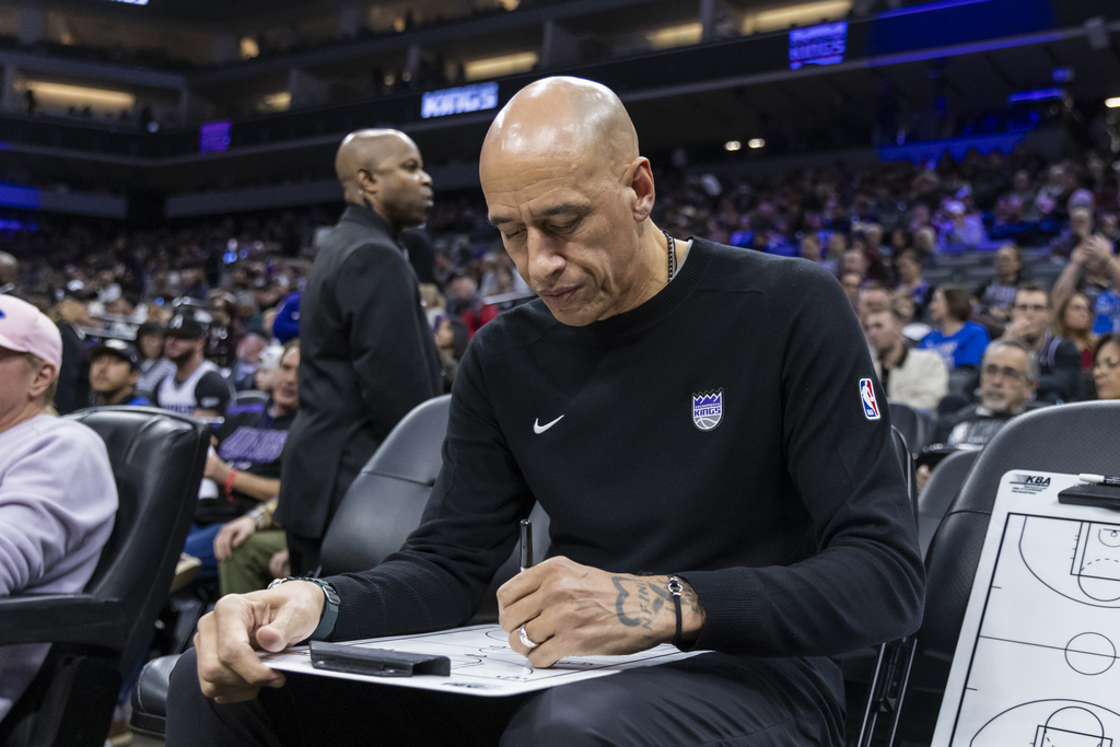 NBA(影)／風雨飄搖國王主場擊敗獨行俠　代理總教練奪首勝止連敗