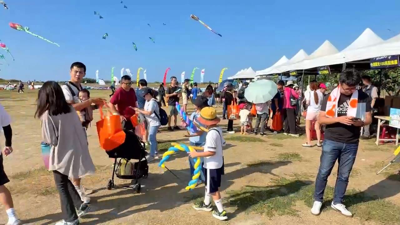 新竹國際風箏節禁汽車入港區　周邊攤販生意慘兮兮
