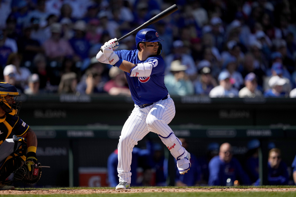 MLB(影)／鈴木誠也手持武士刀進行打擊訓練！「一刀流」精準將球斬成兩半驚呆球迷