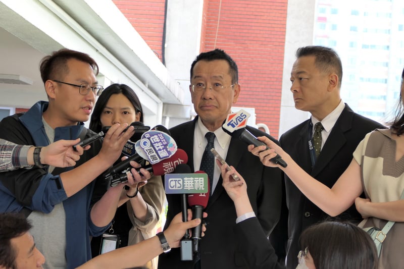《菱傳媒》爆國軍捲共諜案　顧立雄痛心：官兵揮五星旗將明確規範