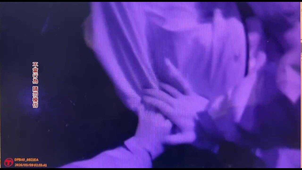 大聲叫囂！持刀企圖闖總統府　男自稱「上帝叫我除掉共產黨」