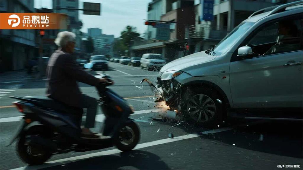 高雄七旬翁違規右轉!像打保齡球狂撞9機車釀1死8傷