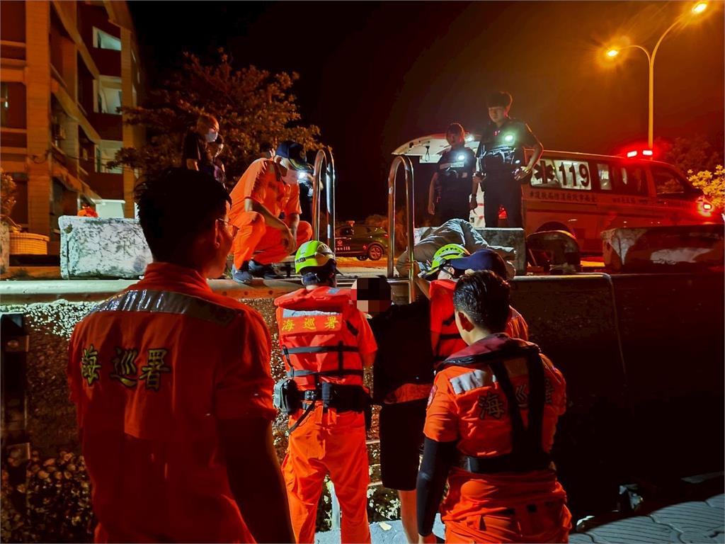 快新聞／台南將軍漁港深夜驚傳人車落海　岸巡隊即刻救援