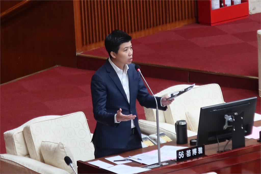 快新聞／黃國昌服父喪蓄鬍！遭嘲諷「賣慘」被罵爆　苗博雅親上火線致歉