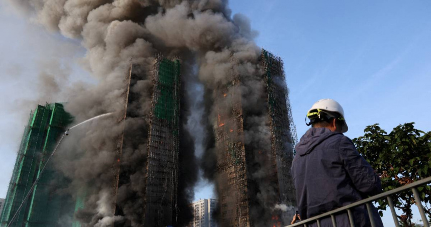 香港宏福苑惡火釀128人亡!居民1個月前就警告「外牆都是易燃物」