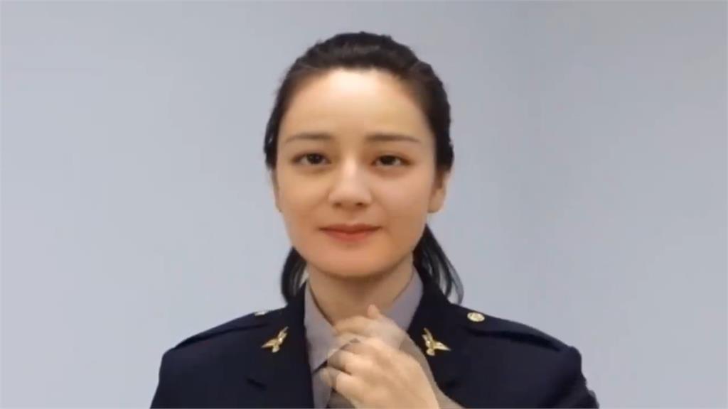 防AI深偽變臉詐騙　正妹警拍片揭「1破綻」