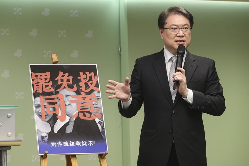 民進黨射「罷免文宣三箭」！林右昌：21日公職街頭大串連、200面看板上架