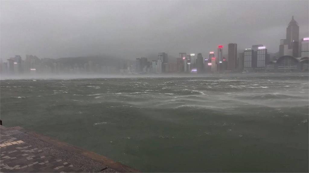 颱風薇帕登陸中國廣東　央視記者連線：嘴裡有海水鹹味