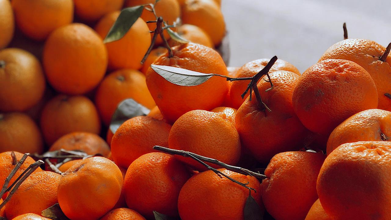 吃橘子有助「腸胃消化」解便祕…營養師曝「這3類人」應少攝取：含糖量偏高！