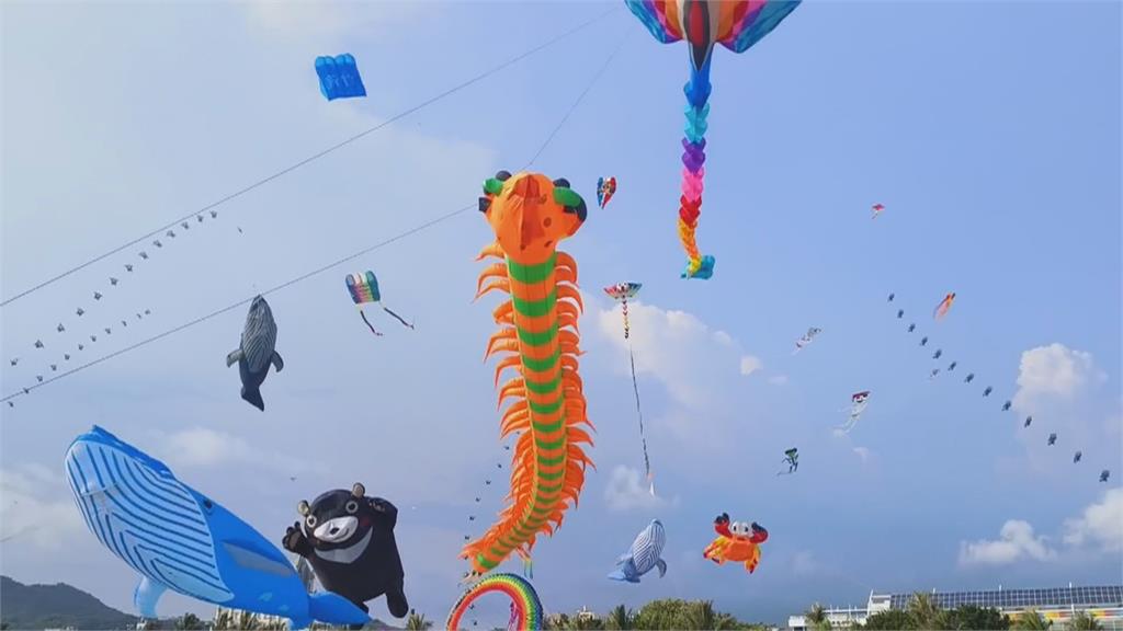 旗津風箏節登場！　重頭戲「飛熊在天」民眾搶拍