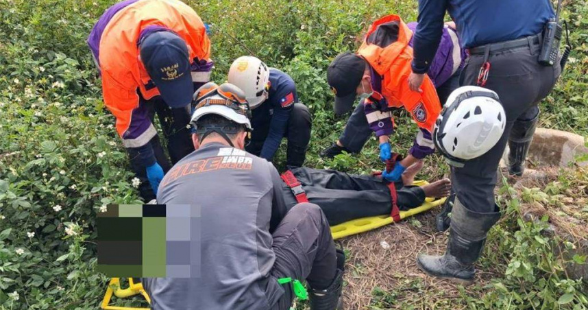 79歲老翁散步竟跌入4公尺古井！ 　驚險30分鐘消防合力救援