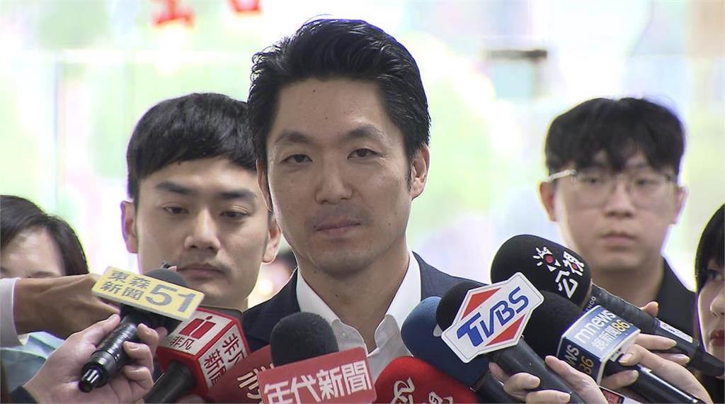 快新聞／北市前副教育局長爆性騷「摟腰、摸肩帶」　蔣萬安下令徹查：嚴懲究責