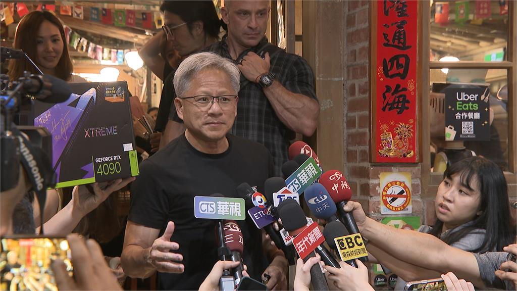 黃仁勳喊永遠投資台灣! 經長:半導體、AI讓台灣再戰50年