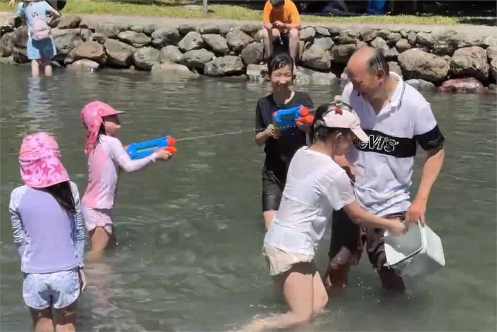 快新聞/夏日消暑新去處!宜蘭南澳「東岳湧泉」開園 大小朋友同戲水