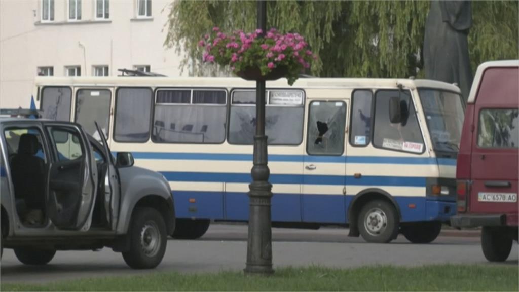 烏克蘭槍手挾持公車13人質 要求總統宣傳動保片