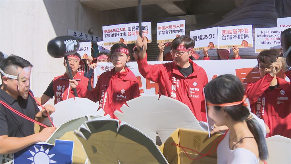 基進轟國民黨擋國防預算 籲下架「中國木馬」