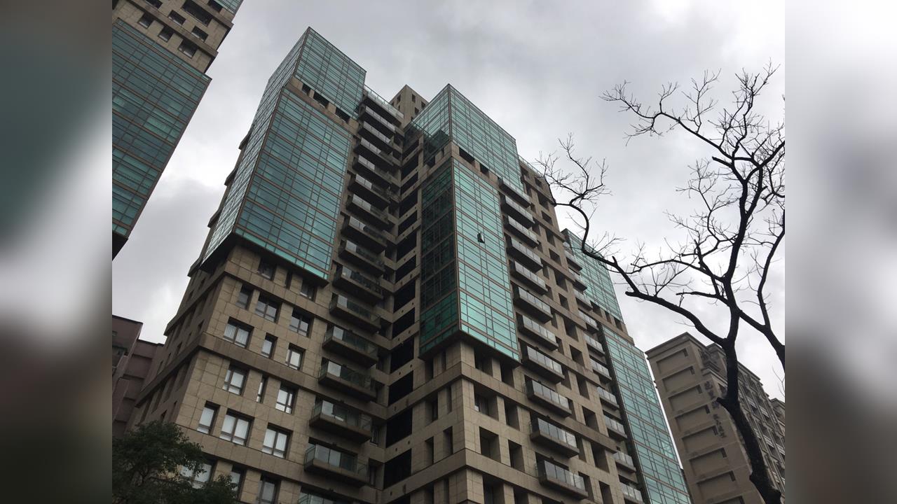 頂樓戶價格不頂天？「這些豪宅」頂樓今年便宜買