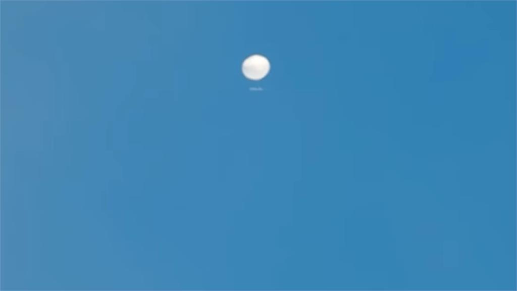 合歡山驚見「神秘白氣球」飄過！鄭明典曝34秒畫面：停留1個多小時