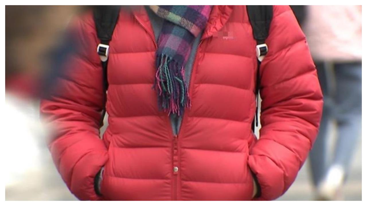 「每天洗2次澡還是被嫌臭？」醫曝體味3大真相：問題竟出在「那件外套」！