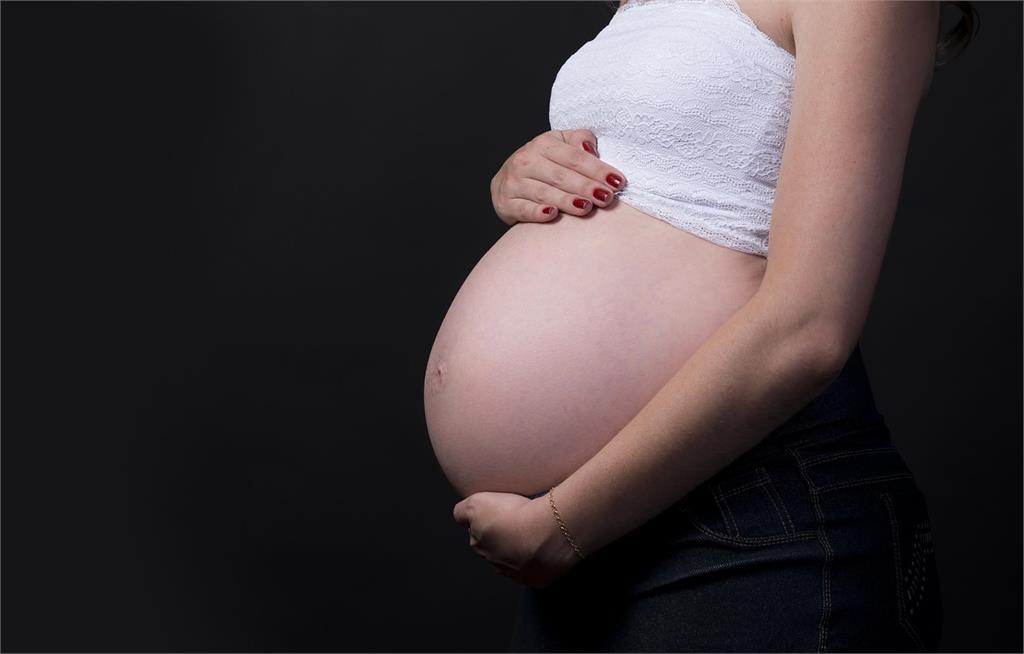 美孕婦腦死仍靠儀器維生3個月　家屬怒批：禁墮胎政策害的