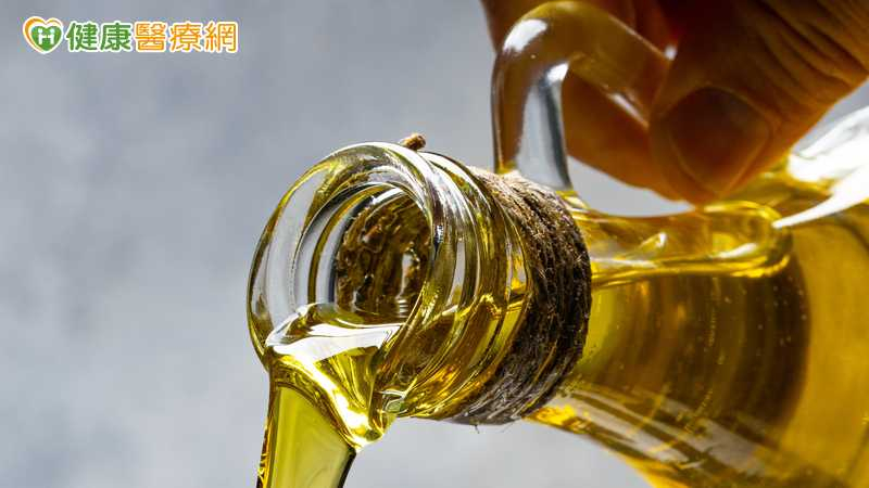 中聯油品檢出苯駢芘超標遭重罰1.65億　食藥署持續更新受影響產品