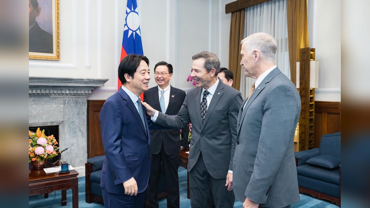 快新聞/賴清德接見美國4名跨黨派參議員 喊話立院「支持國防特別預算」